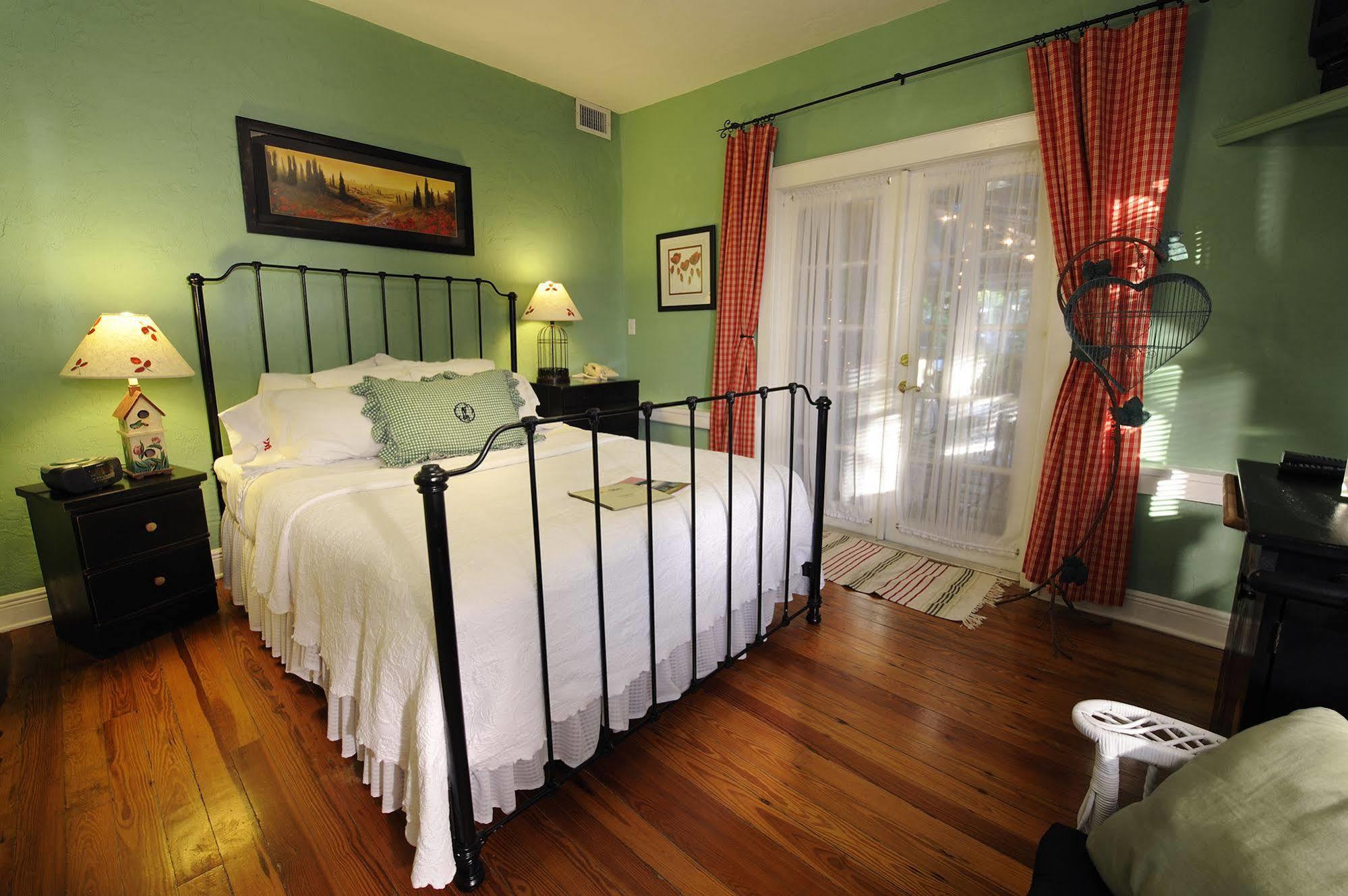 Mango Inn Bed And Breakfast Lake Worth Beach Oda fotoğraf